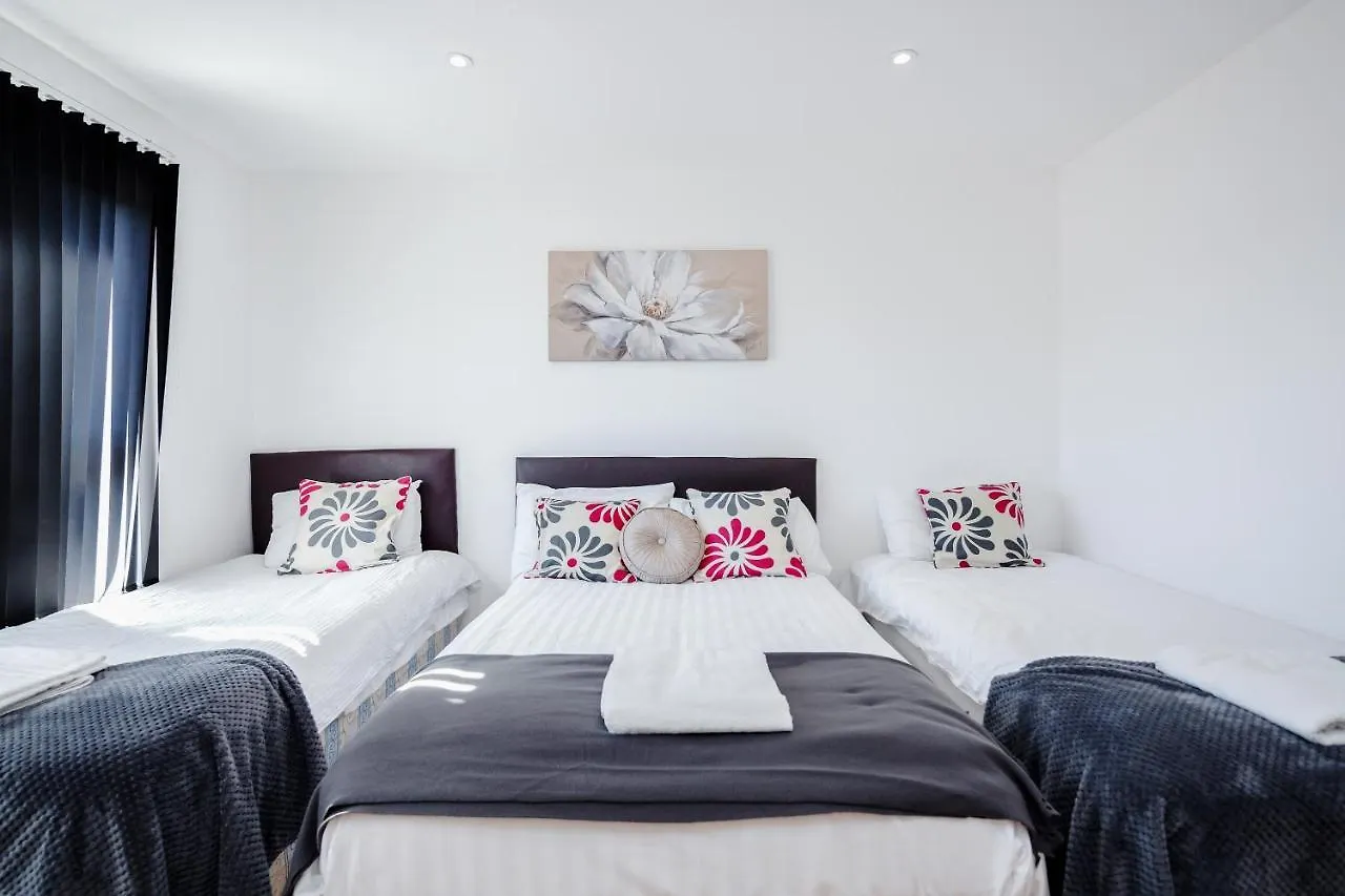 Cribextra E14 Apartment London
