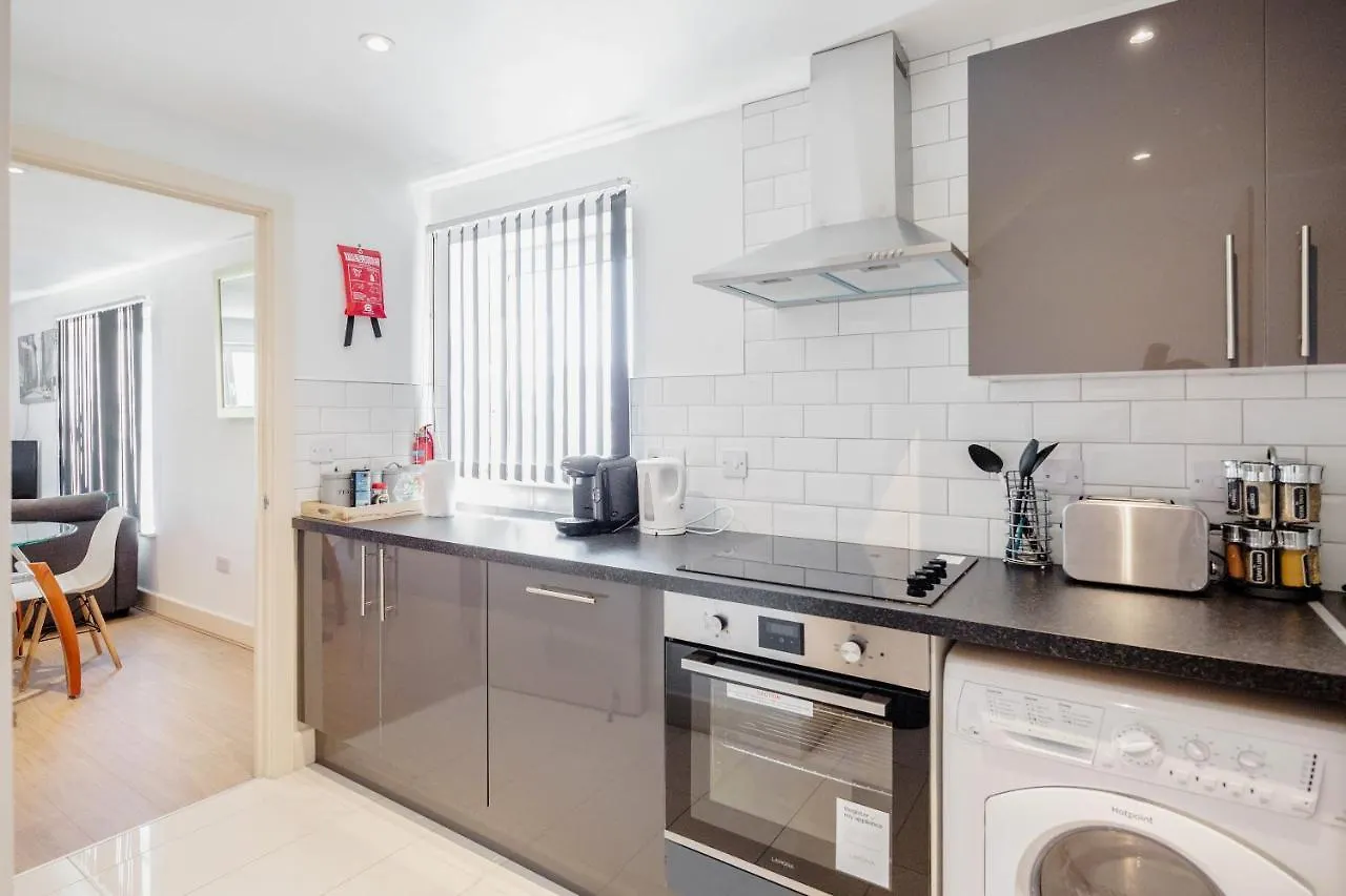 Cribextra E14 Apartment London